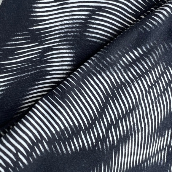 Women's Nike Dry-Fit Leggings- XS - Picture 5 of 13